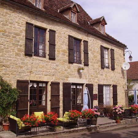 Le Petit Dragon Rouge Hotel Miers Exterior photo