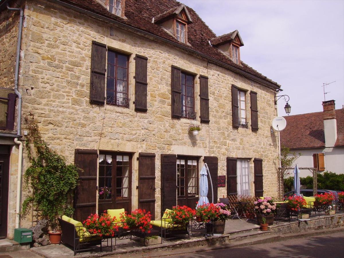 Le Petit Dragon Rouge Hotel Miers Exterior photo